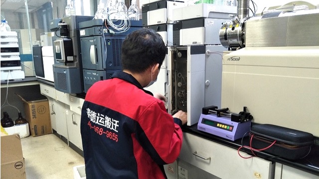 白銀醫(yī)院搬遷設(shè)備公司員工學習疫情防控知識